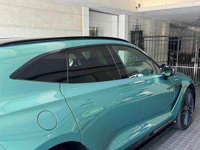 2023 Aston Martin DBX — миниатюра 21