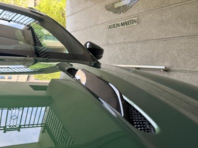 2023 Aston Martin DBX — миниатюра 17