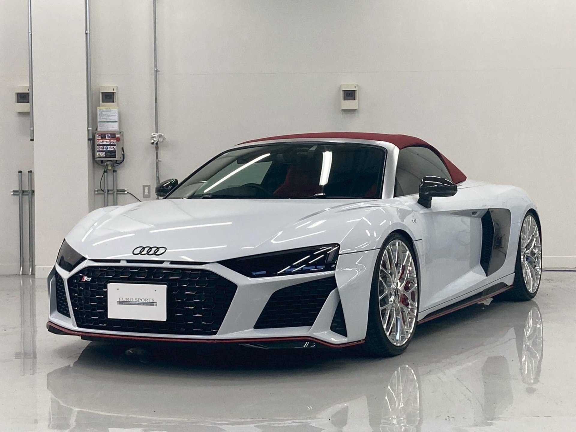 AUDI R8 SPIDER - View 1