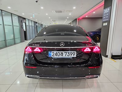 MERCEDES-BENZ E-CLASS - 3