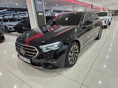 MERCEDES-BENZ E-CLASS - 1