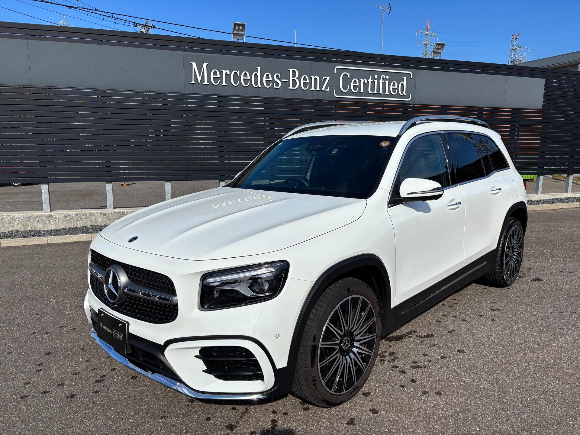 MERCEDES-BENZ GLB - View 1