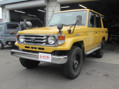 TOYOTA LAND CRUISER 70