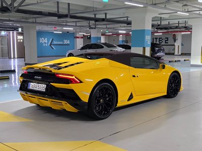 2023 Lamborghini HURACAN photo 10