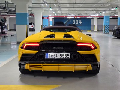 2023 Lamborghini HURACAN photo 9