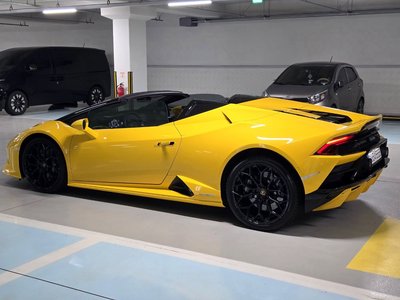 2023 Lamborghini HURACAN photo 2
