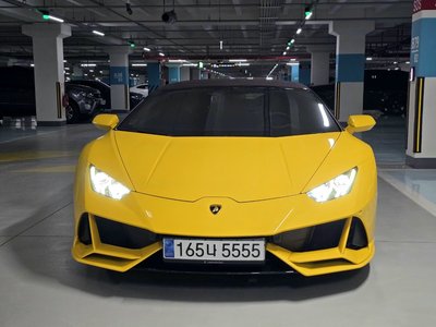 2023 Lamborghini HURACAN photo 6