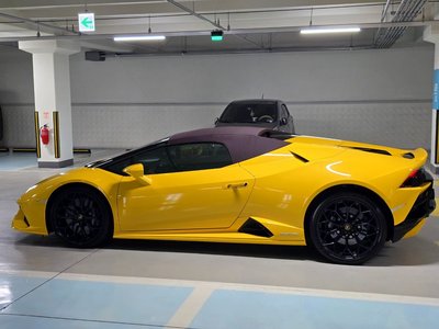2023 Lamborghini HURACAN photo 5