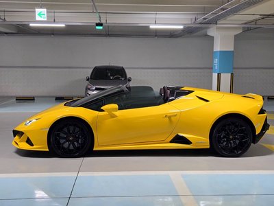 2023 Lamborghini HURACAN photo 3