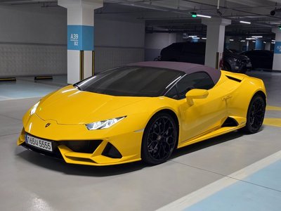 2023 Lamborghini HURACAN photo 1