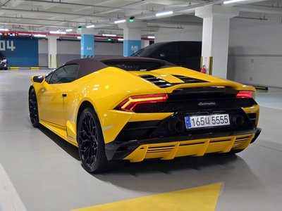 2023 Lamborghini HURACAN photo 8