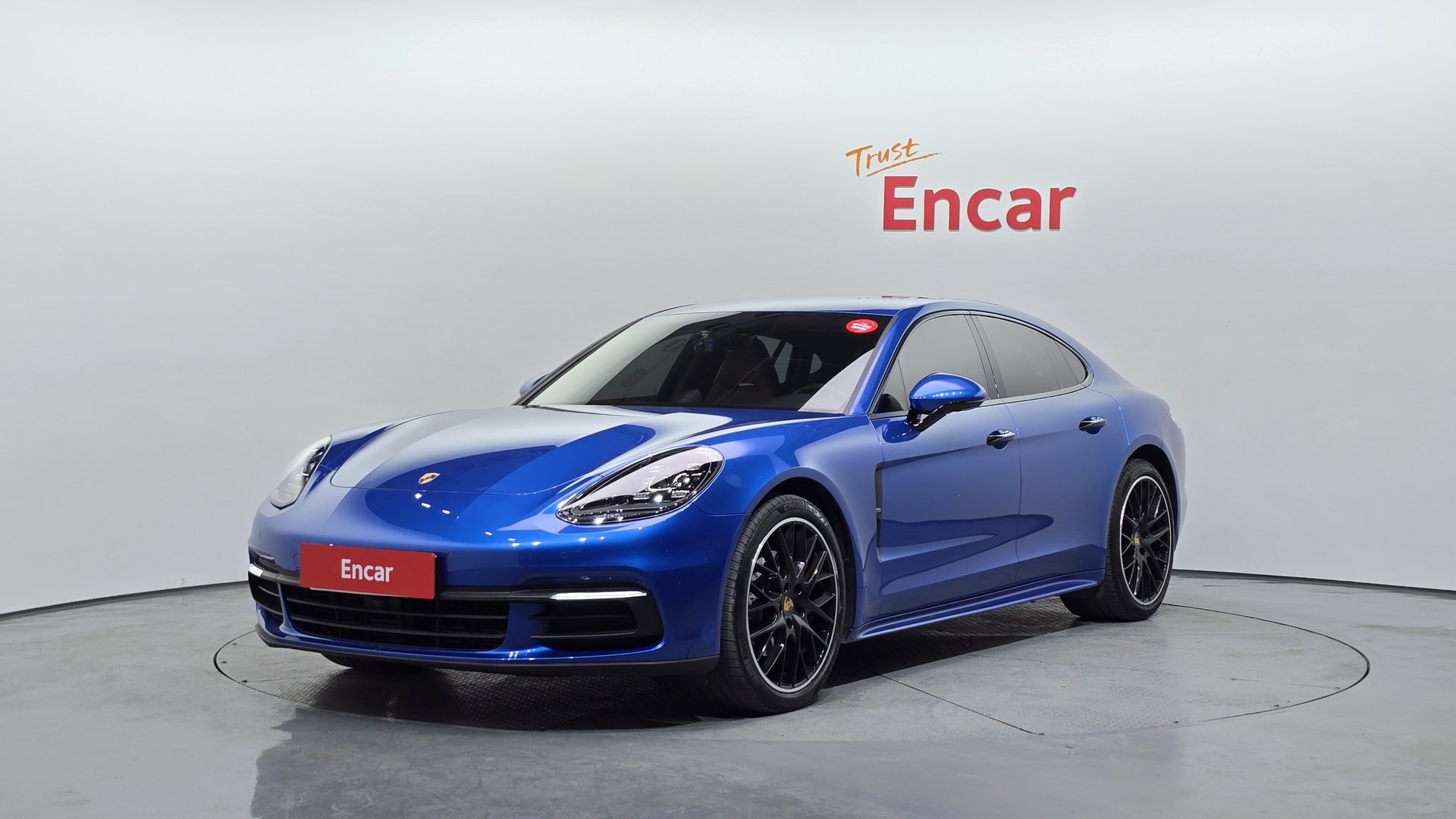 PORSCHE PANAMERA - View 1