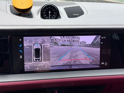 2025 Porsche CAYENNE thumbnail 16