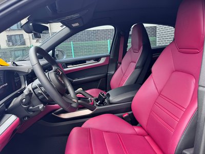 2025 Porsche CAYENNE 照片 8