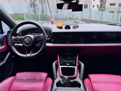 2025 Porsche CAYENNE 照片 4
