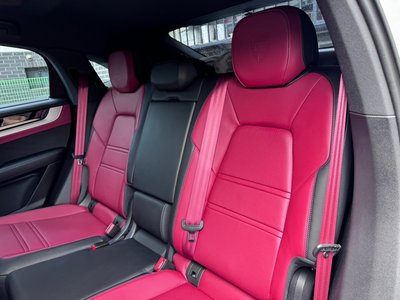 2025 Porsche CAYENNE 照片 10