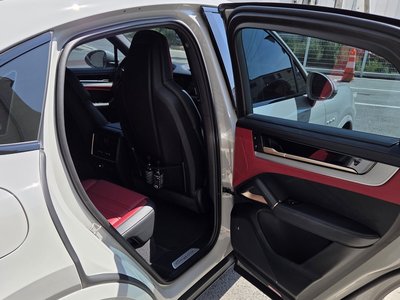 2025 Porsche CAYENNE thumbnail 15