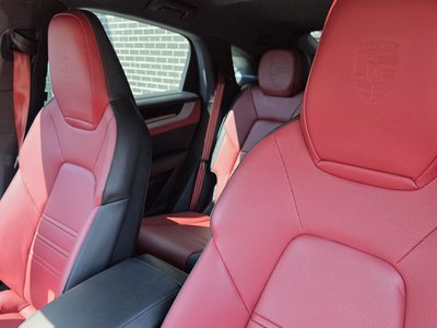 2025 Porsche CAYENNE thumbnail 11