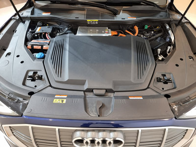 AUDI E-TRON - 7