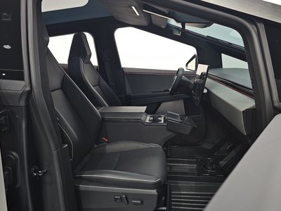 TESLA CYBERTRUCK - 10
