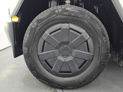 TESLA CYBERTRUCK - 6