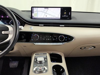 2021 Genesis GV70 thumbnail 14