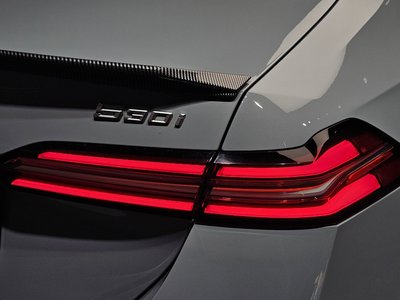 صورة 10 لـ 2023 BMW 5 SERIES
