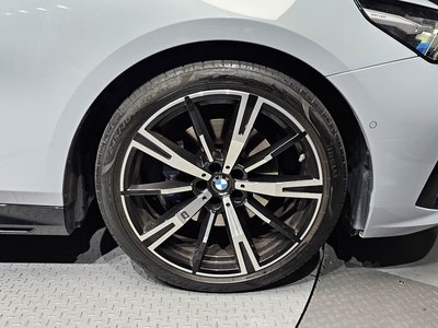 صورة 8 لـ 2023 BMW 5 SERIES