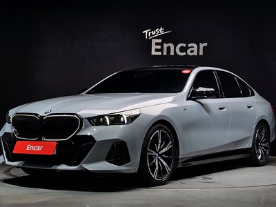 صورة 1 لـ 2023 BMW 5 SERIES