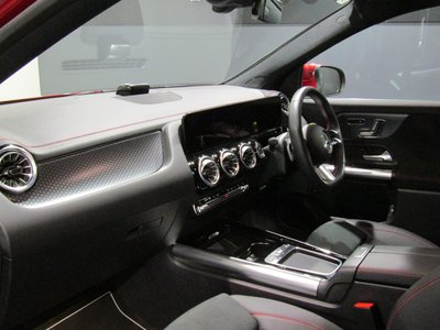 MERCEDES-BENZ EQA - 8