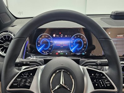 صورة 8 لـ 2025 Mercedes-BENZ EQB