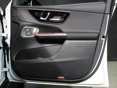 صورة مصغرة 48 لـ 2025 Mercedes-BENZ GLC AMG