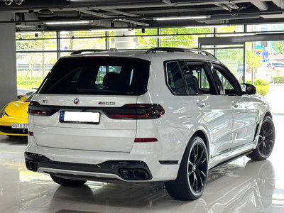 2023 BMW X7 photo 2