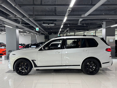 2023 BMW X7 photo 4