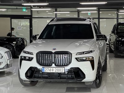 2023 BMW X7 photo 1