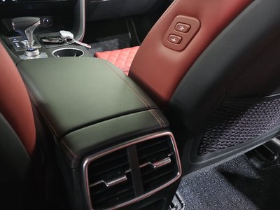 2023 Genesis THE NEW G70 — миниатюра 32