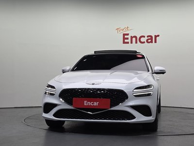 صورة 2 لـ 2023 Genesis THE NEW G70