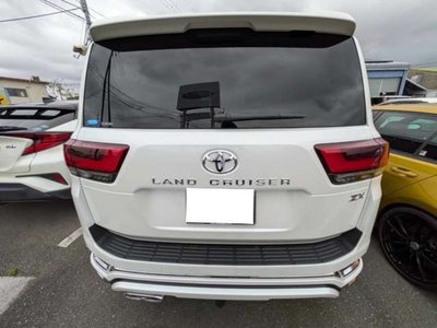 TOYOTA LAND CRUISER 300 - 6