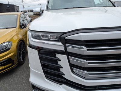 TOYOTA LAND CRUISER 300 - 7