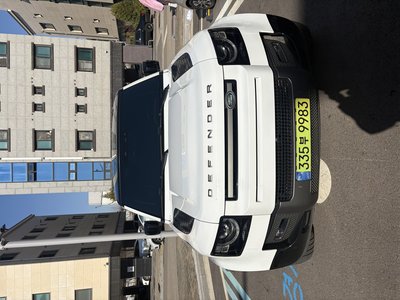 LAND ROVER DEFENDER - 1