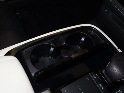 صورة مصغرة 16 لـ 2021 Lexus LS