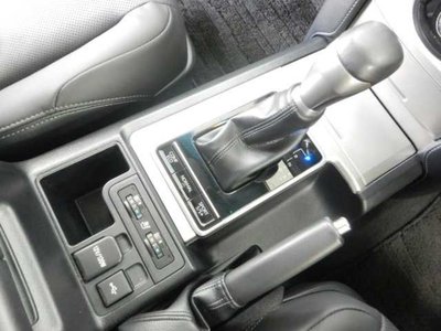 صورة 10 لـ 2023 Toyota LAND CRUISER PRADO