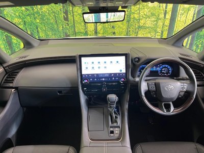 2025 Toyota ALPHARD — фото 2