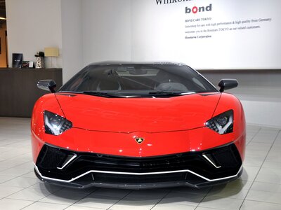 LAMBORGHINI AVENTADOR - 2
