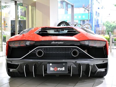 LAMBORGHINI AVENTADOR - 3