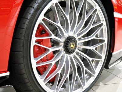 LAMBORGHINI AVENTADOR - 7