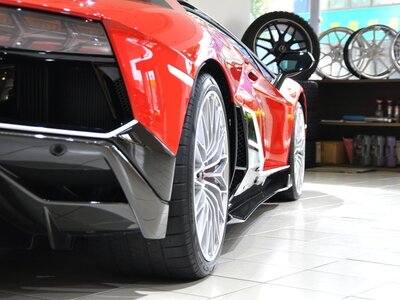 LAMBORGHINI AVENTADOR - 10