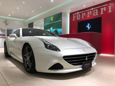 FERRARI CALIFORNIA T