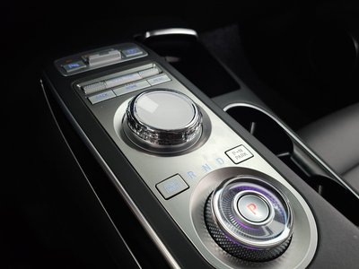 2022 Genesis GV70 photo 9