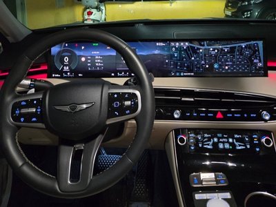 2024 Genesis GV70 thumbnail 11